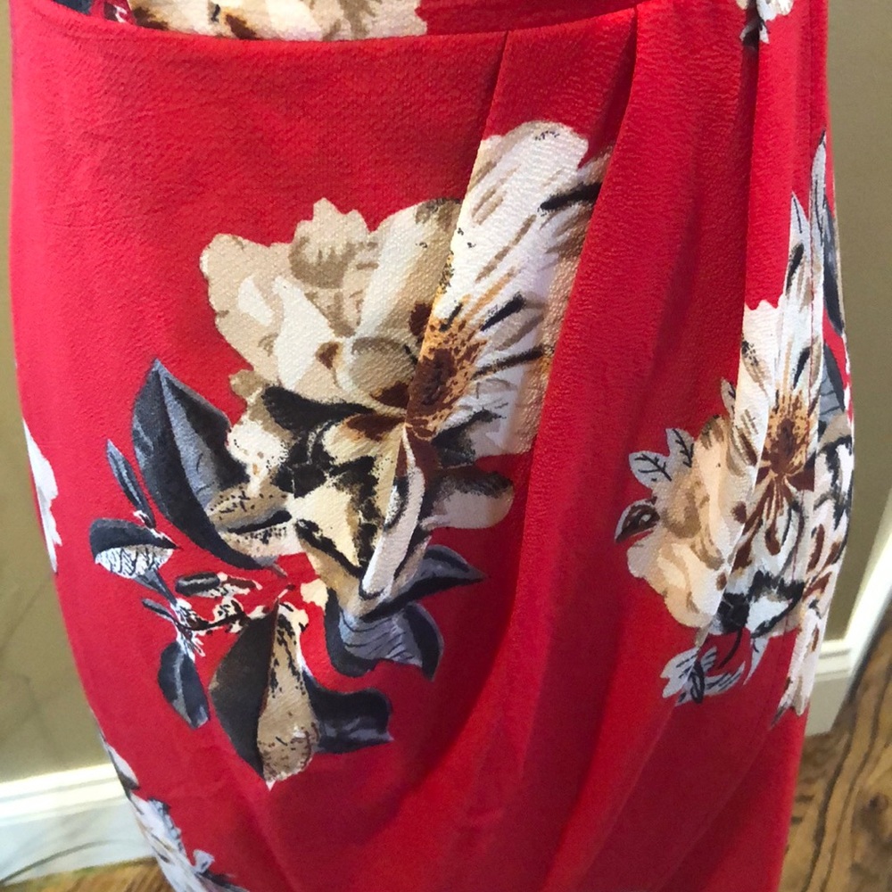 Red floral dress - Picture 4 of 8
